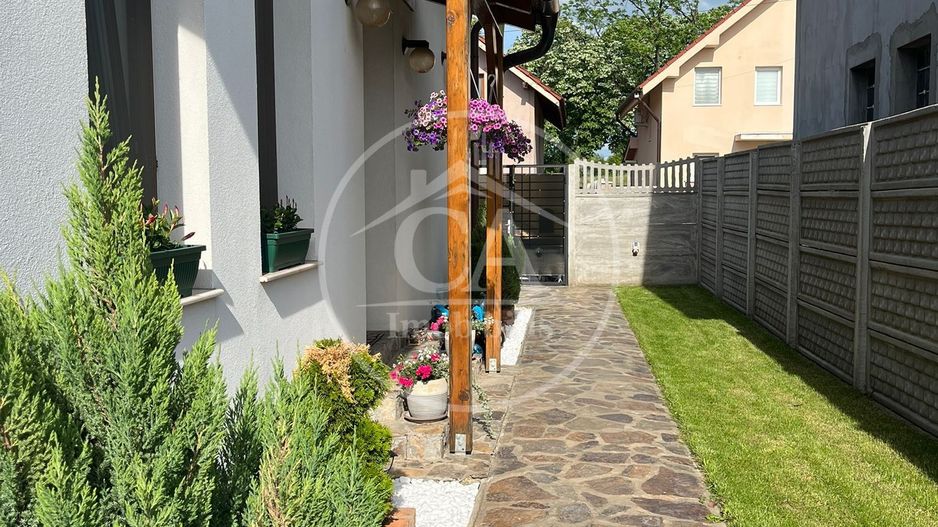 Casă P+subpantă cu 4 camere de vânzare în Cartierul Tineretului,Oradea - Poză 19