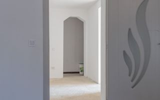 Casă spațioasă cu potențial de renovare și personalizare, în Viișoara - Poză 14