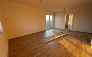 Casa individuala cu 4 camere in Mosnita Noua zona Castel - Poză 5