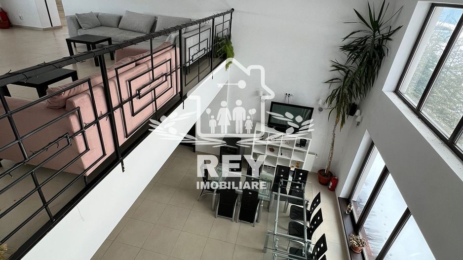 Vila / Hotel de vânzare în Păltiniș - Poză 1