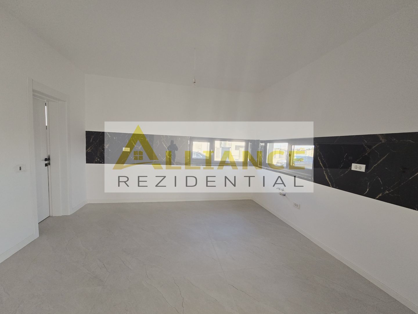 Casa individuala AVIATORILOR-placa de beton- geamuri tripan - Poză 2