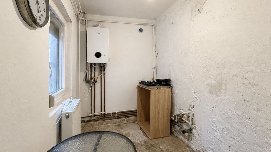 Apartament 1 cameră, zona Confecții, decomandat, centrală proprie - Poză 2