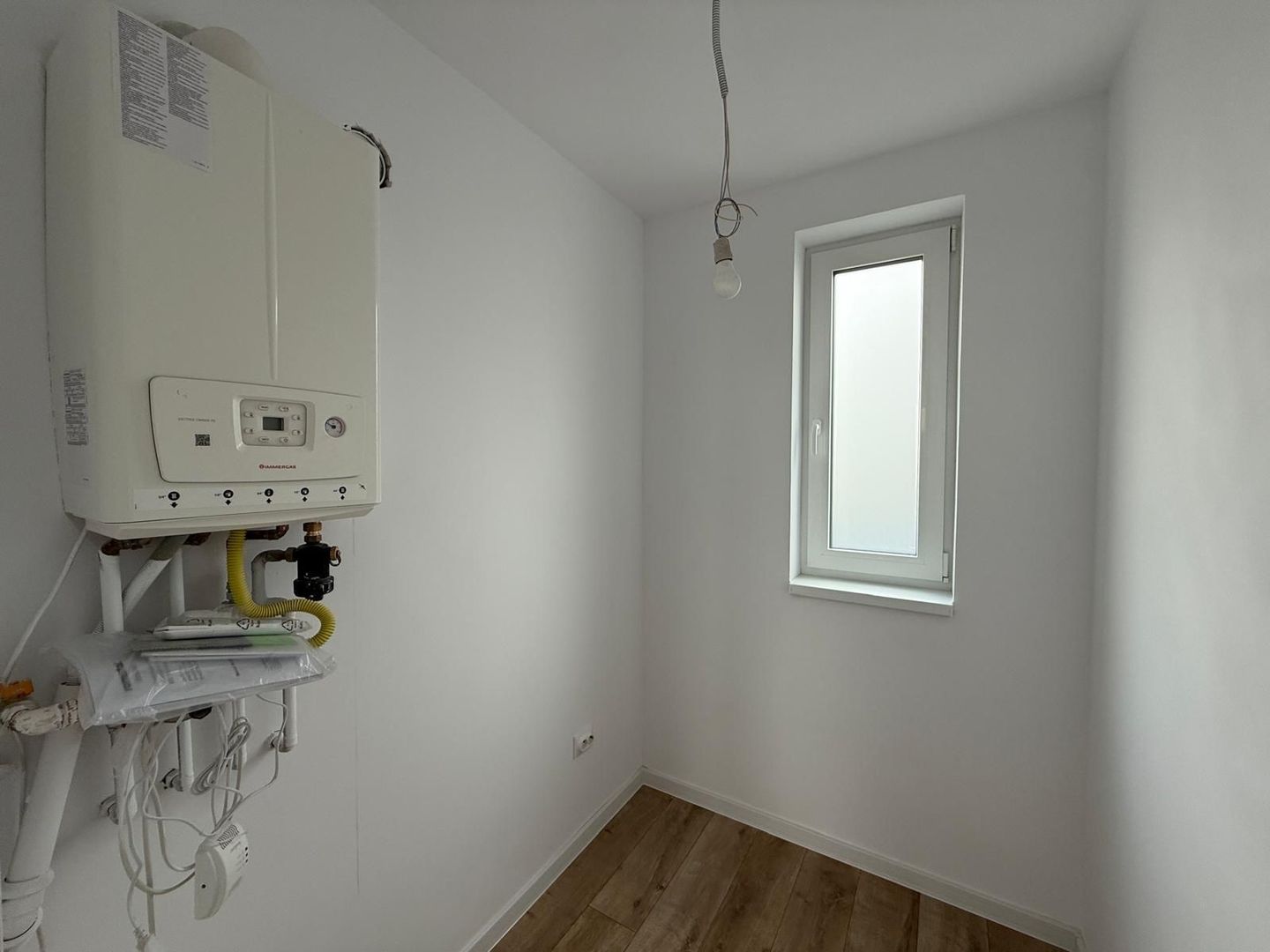 Casa/Vilă P+1 cu 4 camere de vânzare - Sânpetru - Poză 11