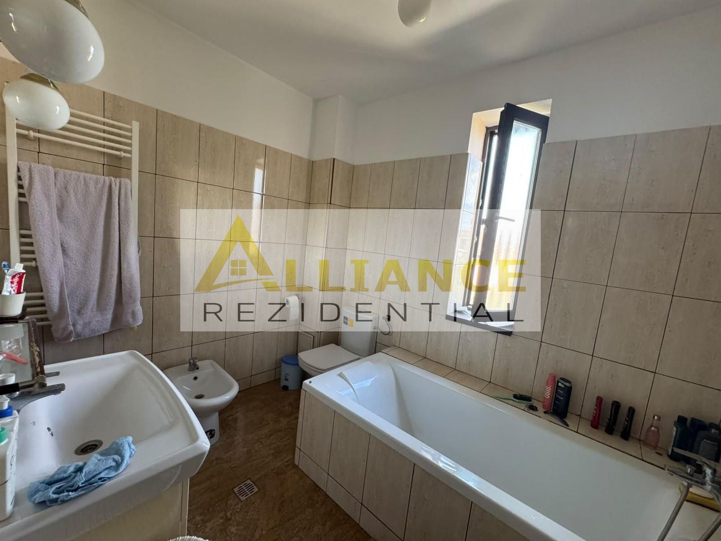 Vila 7 camere 240 MPU | Teren 400 mp | Panouri 27 kw - Poză 20