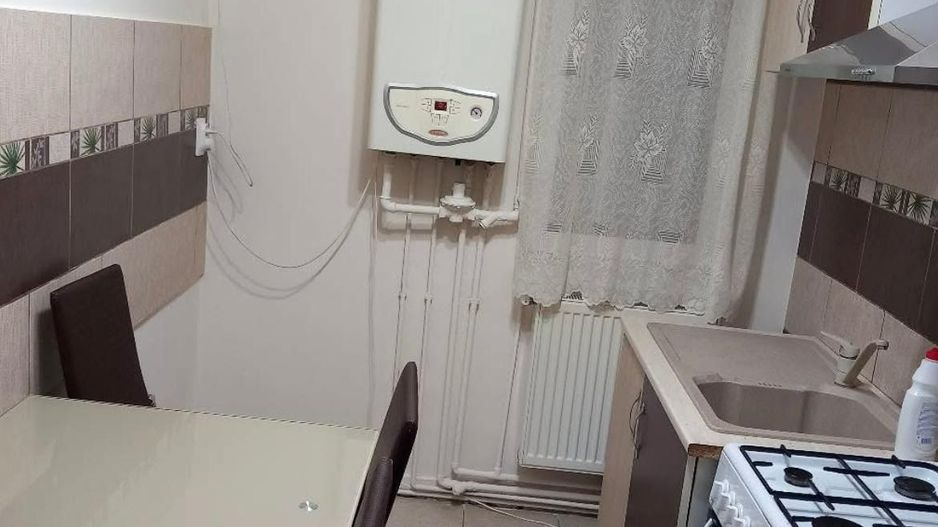 Apartament cu 2 camere de inchiriat in zona Cetate - Poză 3
