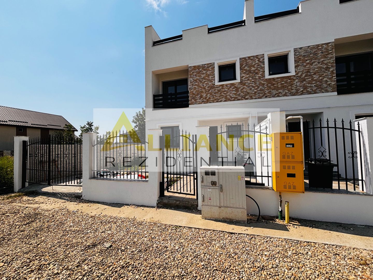Duplex de vânzare în comuna Berceni, amplasat într-o zonă liniștită, i - Poză 1