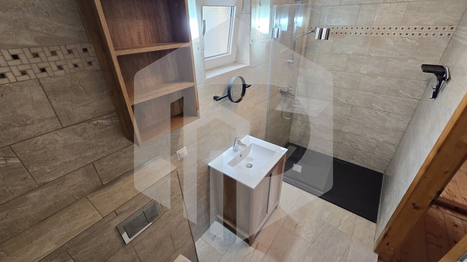 Casa individuala 4 camere teren 3825 mp Cisnadioara - Poză 8