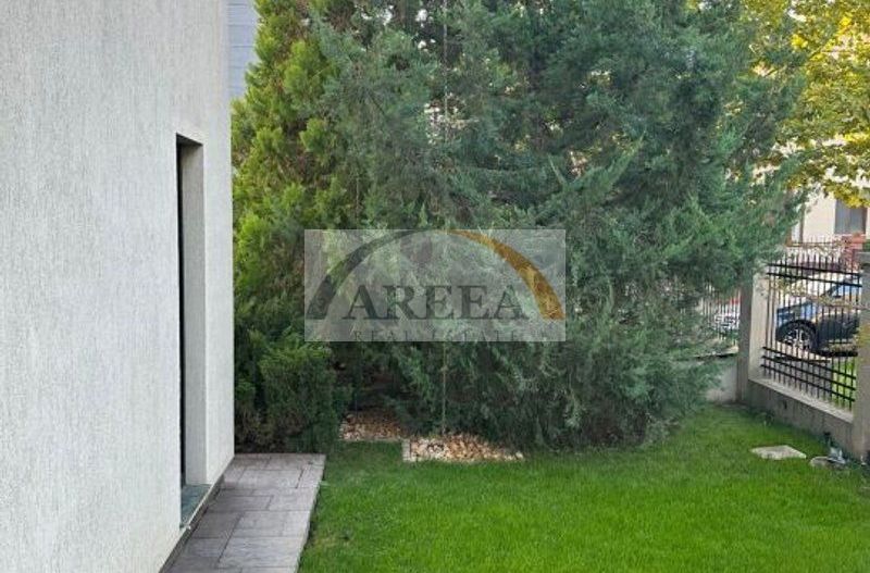 Vila lux de vanzare in cel mai dorit complex din Erou Iancu Nicolae-locatie rara - Poză 44