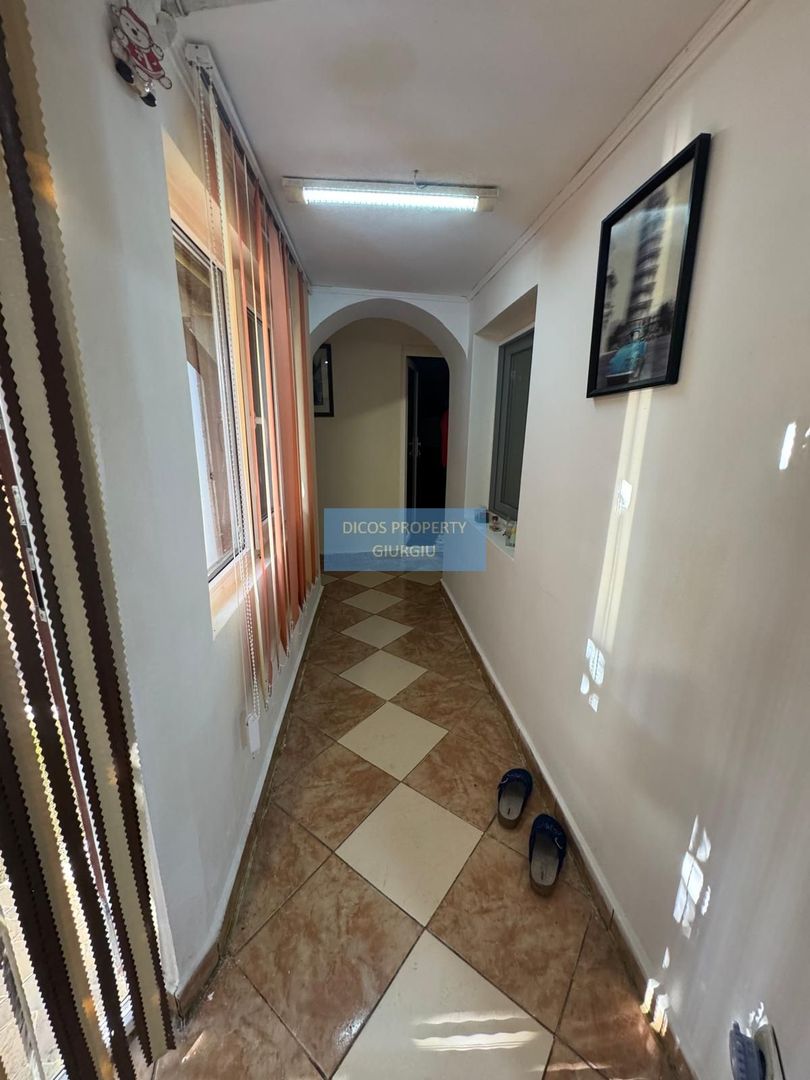 Vânzare casă Str. Dimitrie Cantemir - Poză 1