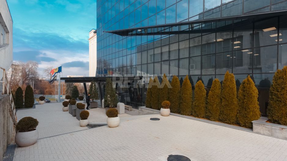 Spațiu Comercial. Business Centrul ROYAL TOWER - Poză 13