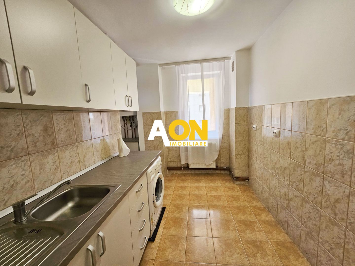 Apartament 3 camere, etaj 2, zona ultracentrala - Poză 3