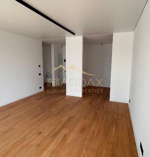 Apartament exclusivist cu vedere panoramică către Lacul Tei *** - Poză 10