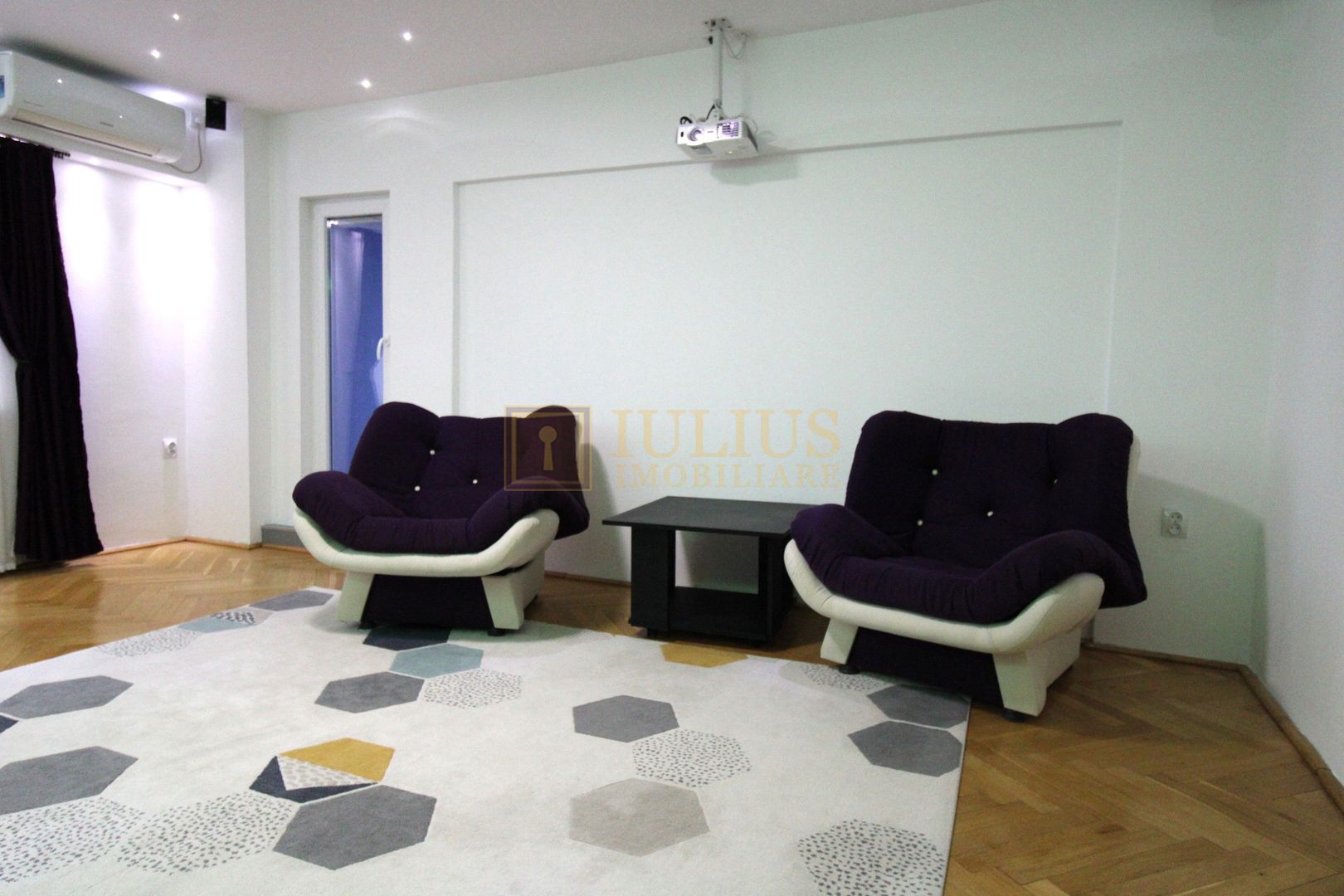 Lipovei -3 camere, centrala proprie, garaj inclus - Poză 3