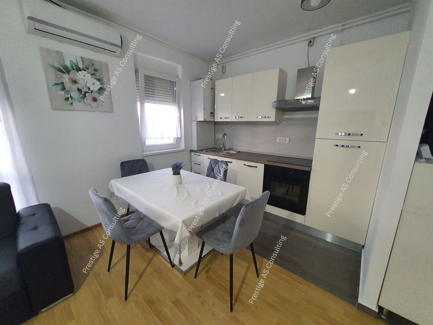 Închiriez apartament, 65mp, loc de parcare - Poză 3