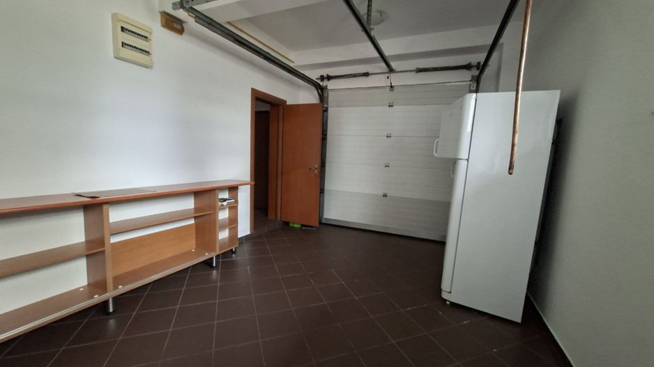 Vilă luminoasă I Gradina mare si loc de joacă privat I Iancu Nicolae - Poză 14