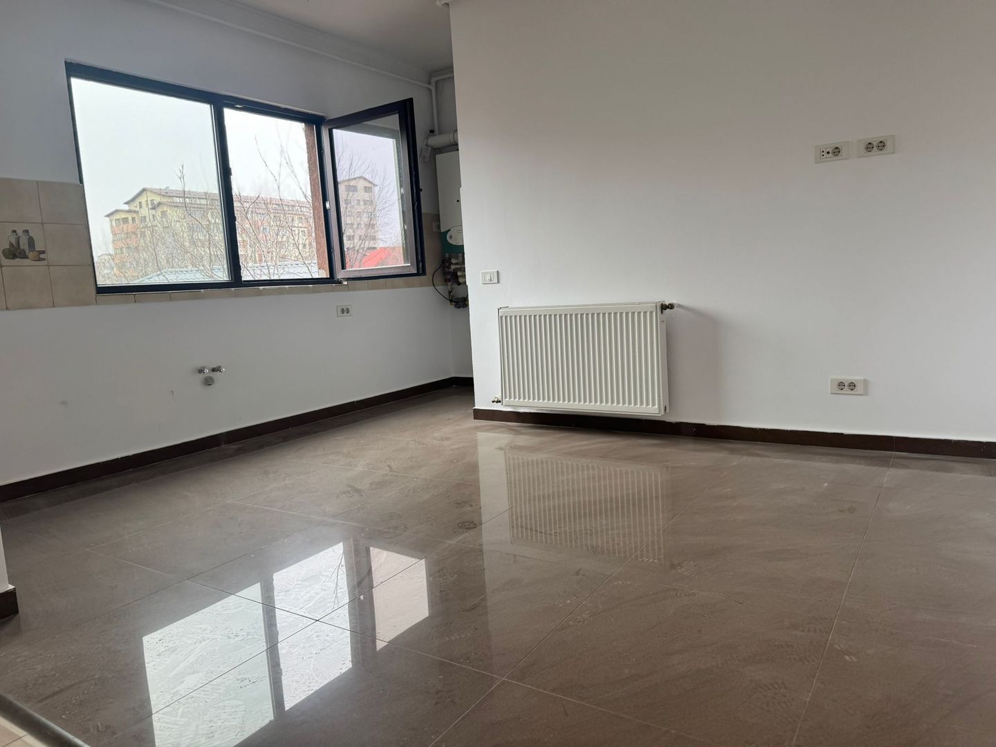 APARTAMENT 2 CAMERE IN CARTIERUL LATIN - Poză 2