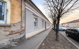 Casă individuală cu 2 apartamente de vânzare, lângă Hotel Ambasador – Dâmbovița, - Poză 10