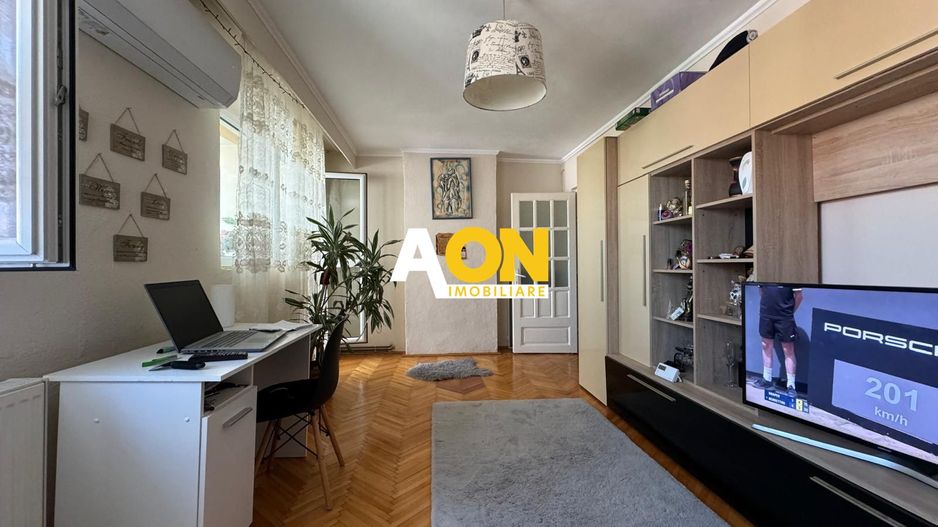 De vanzare apartament 3 camere, Cetate, zona B-dul Transilvaniei - Poză 1