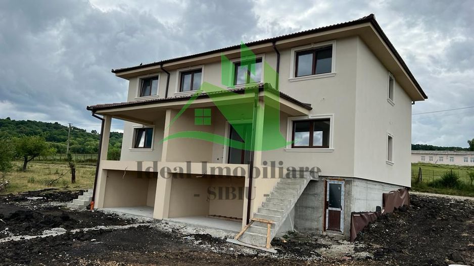Casa Tip Duplex cu 4 camere si 366 mp teren, in Cisandie - Poză 4