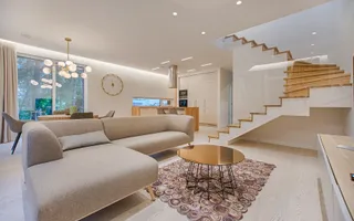 Casă individuală nouă, 4 camere, 3 băi, piscină și jacuzzi în Tunari - Poză 15