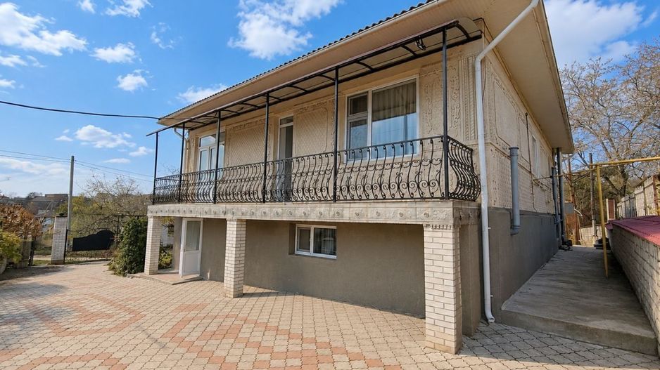 Casă 210 m² cu 5 dormitoare și teren 10 ari – Euroreparație | Drochia, str. Grigore Ureche - Poză 7
