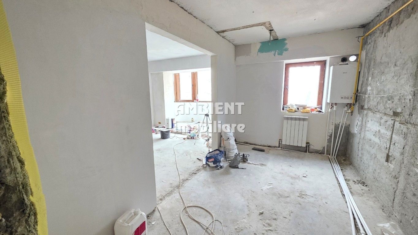 Apartament cu 3 camere, etaj 2, in renovare, zona TRAIAN; - Poză 4