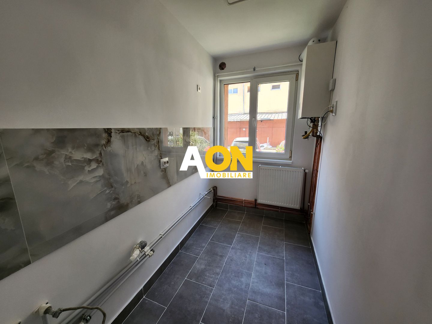 De vanzare apartament 2 camere, Centru - Poză 4