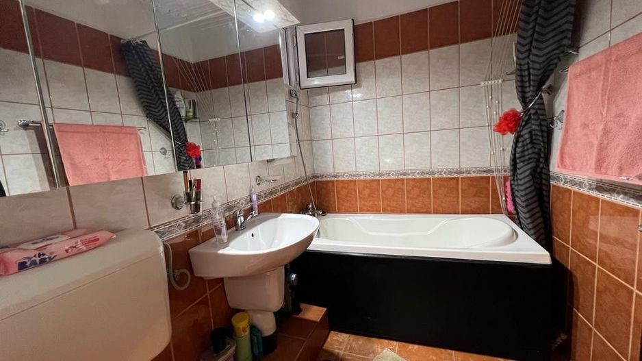 Tomis Nord - Apartament decomandat cu 2 camere, mobilat și utilat. - Poză 13