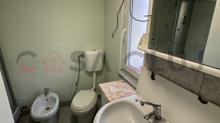 Casă cu curte comună, Zona Sala Sporturilor! - Poză 10