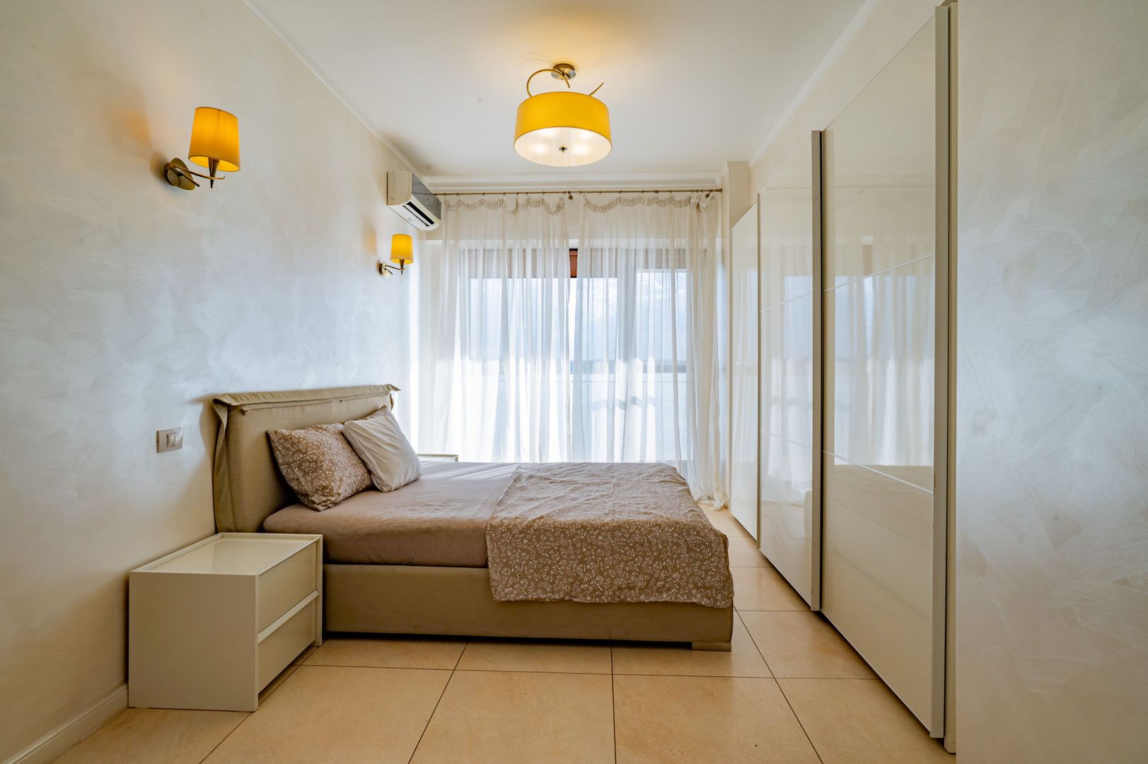 3 camere | 95 mp + terasă 20 mp | Vedere frontală lac | Mamaia-Cazino - Poză 12