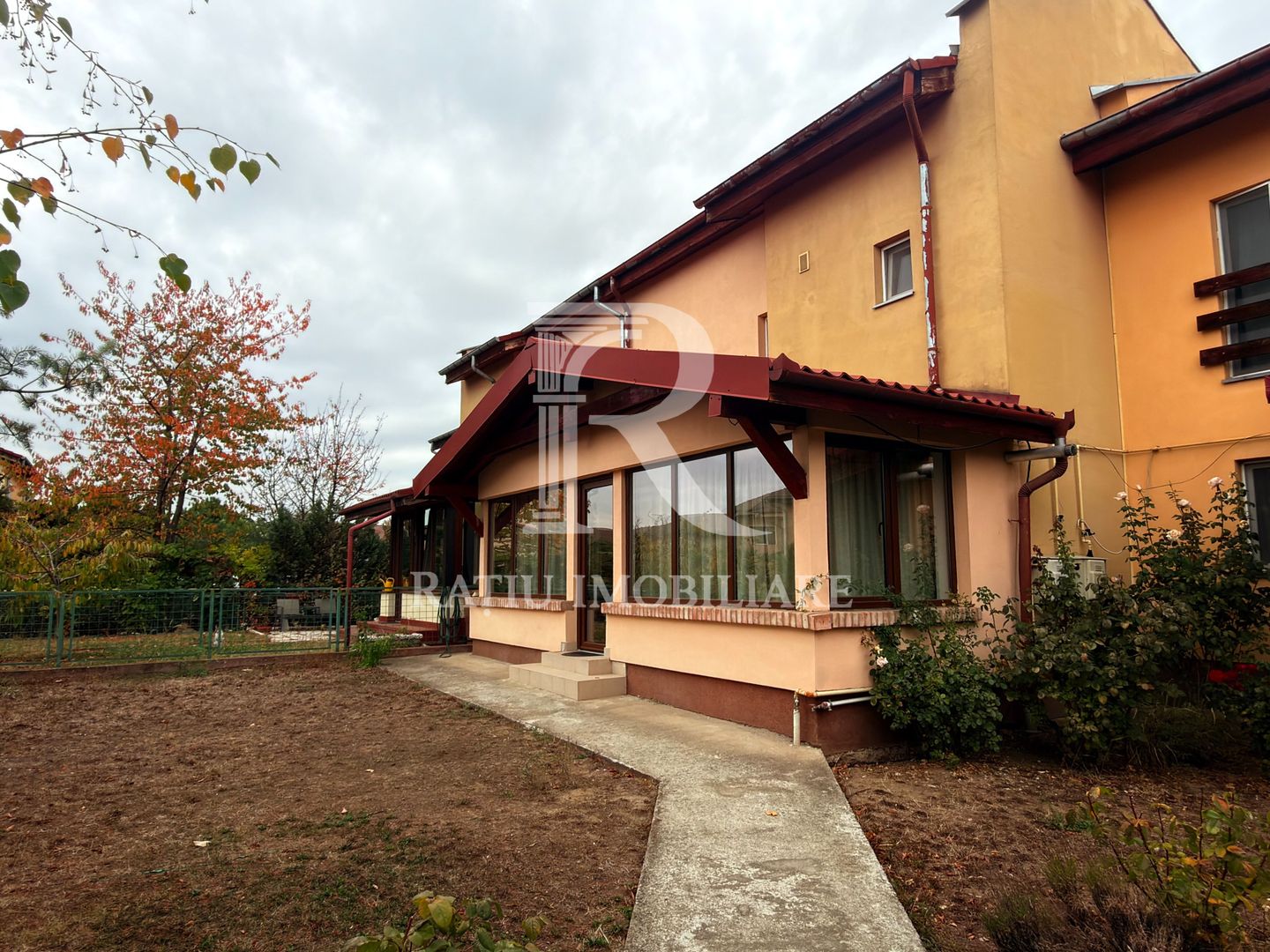 Casǎ P+E | Curte | Cartier Europa | Oradea - Poză 1