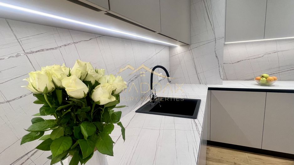 Apartament de Vanzare | 2 camere | Vedere spre lac - Poză 1