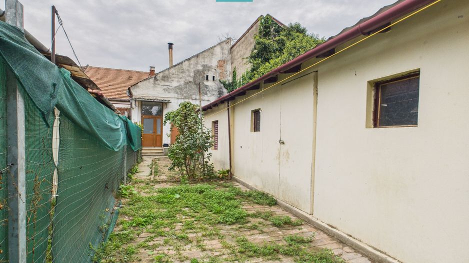 Casă 2 camere + anexe, teren 234 mp. - Poză 7