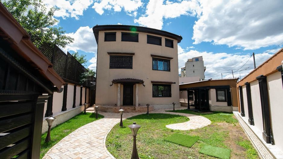 Imobil 28 CAMERE pretabil CAMIN BATRANI- GRADINITA-CLINICA MEDICALA - Poză 1