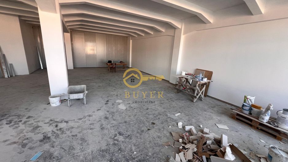 Spațiu comercial de închiriat în Cisnădie – renovat, cu vitrine la str - Poză 2