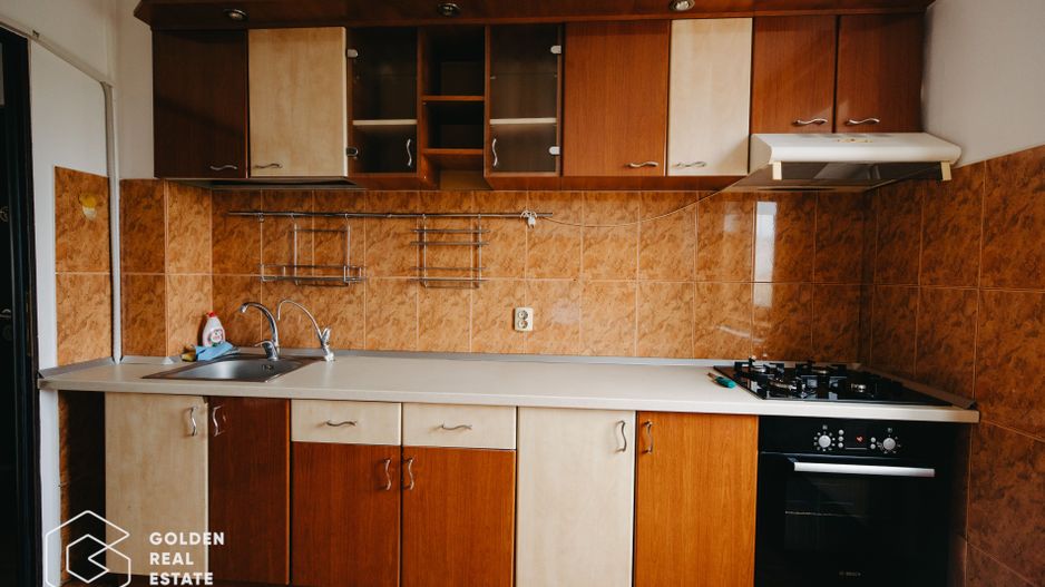 Apartament cu 4 camere, complet utilat și mobilat, zona Vlaicu - Poză 8