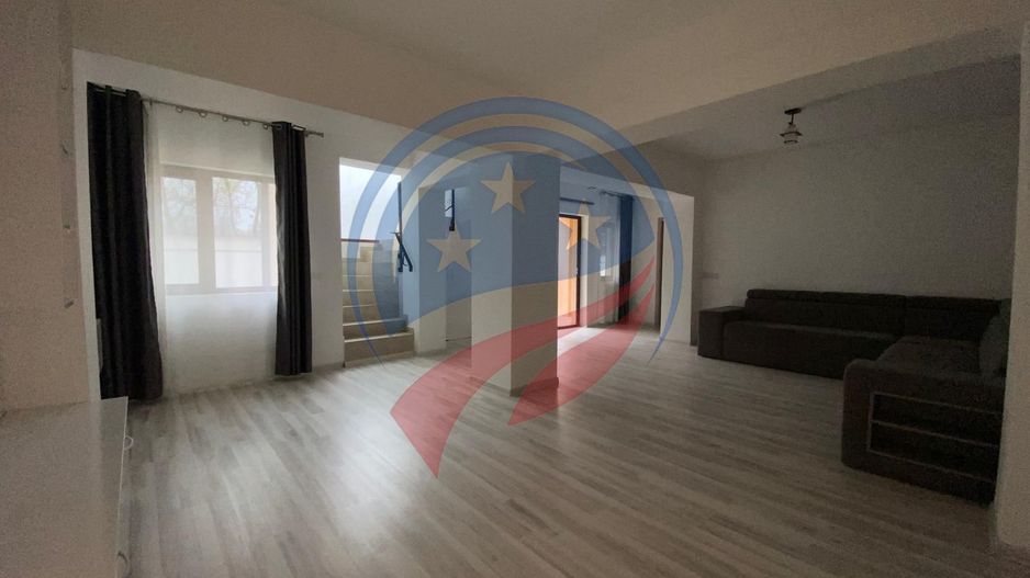 CASA FINALIZATA SI MOBILATA ZONA LAPUS - Poză 2