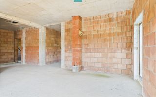 Casă la roșu  pe parter - Moșnița Veche - Poză 6