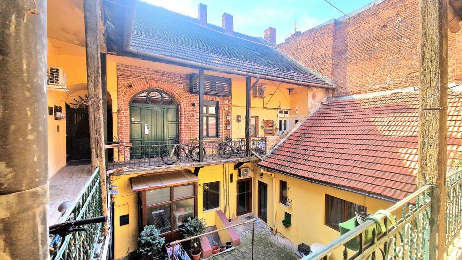 OFERTA UNICA | Apartament 3 camere plus boxă - Piata Unirii | CLADIRE ISTORICA - Poză 1