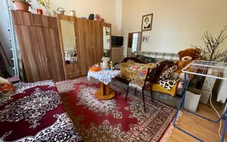 Vând apartament 2 camere la casa cu curte in centru Clujului! Parcare! - Poză 1