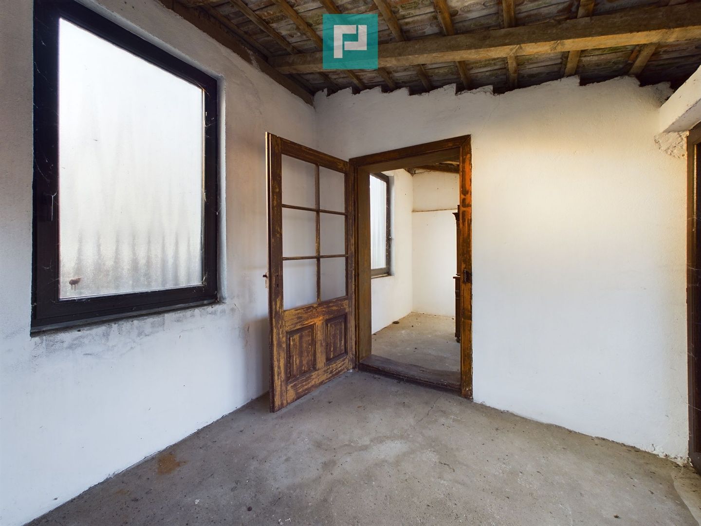 Casă generoasă în Periam județ Timiș - Poză 13