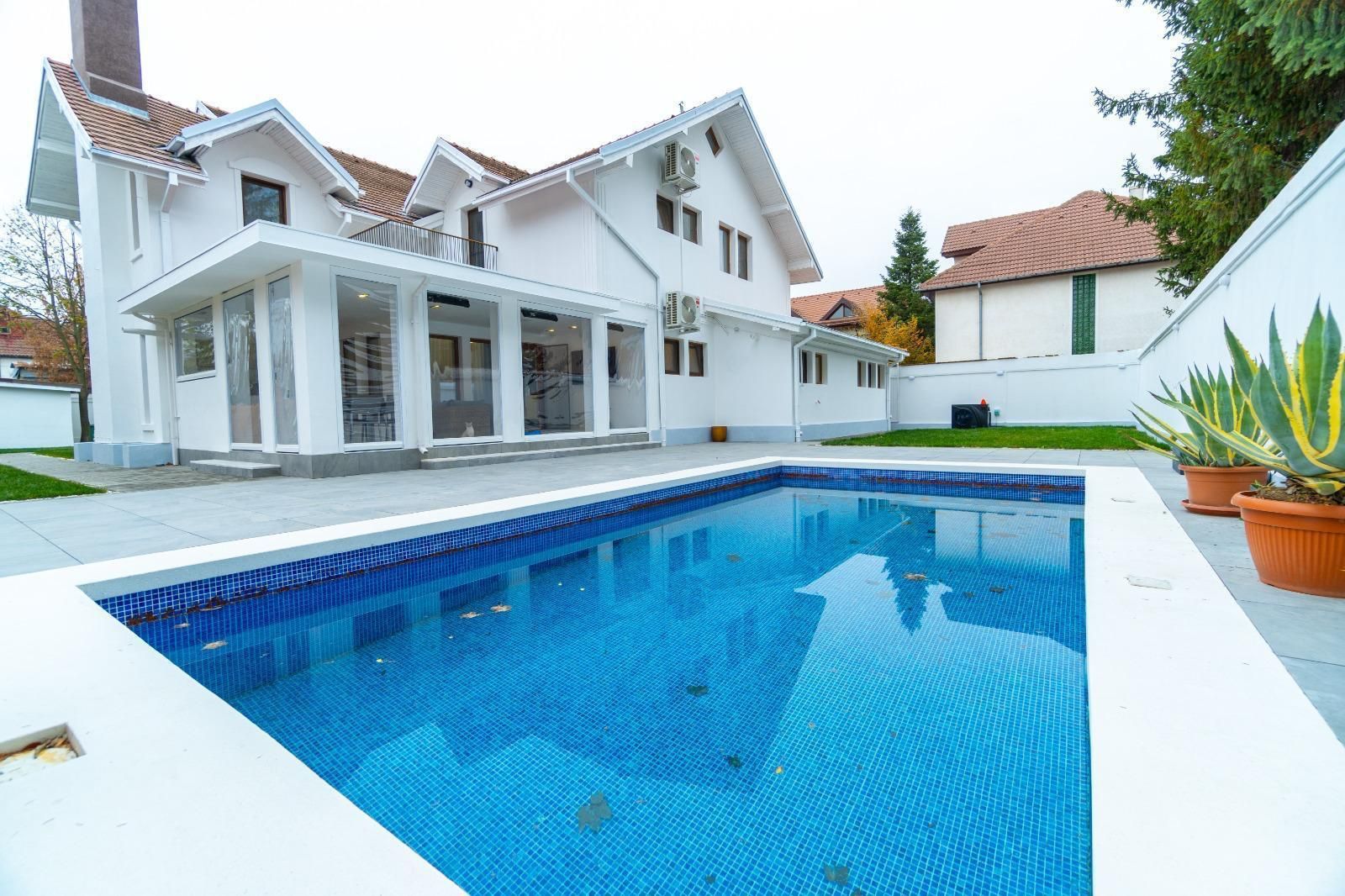 Vila individuala cu piscina Erou Iancu Nicolae - Poză 1