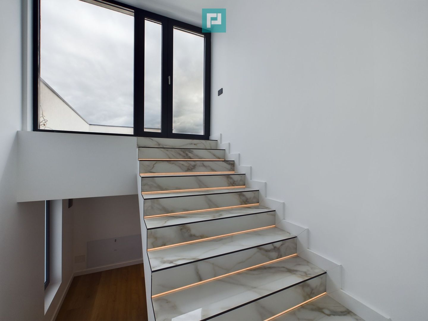 Vilă extravagantă pe Lacul Snagov - Poză 18