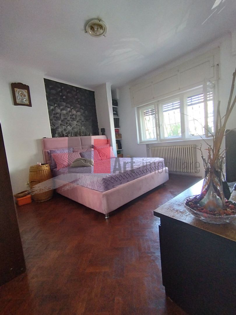 Apartament cu 3 camere de vanzare-Piata Victoriei - Poză 3
