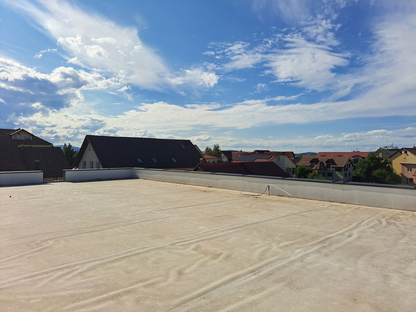 Penthouse 150 mp utili+ terase 200 mp+ 2 parcari subterane +curte 120 mp - Poză 13