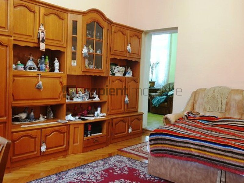 Casa cu 3 cam.in zona ultracentrala - Poză 11