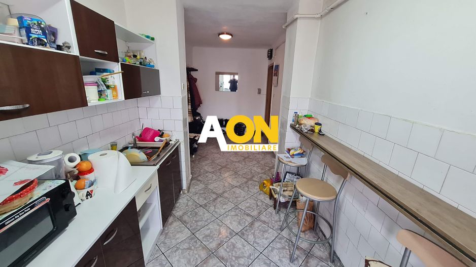 Apartament 4 Camere, 77 mp, Decomandat, Zona Cetate - Poză 1