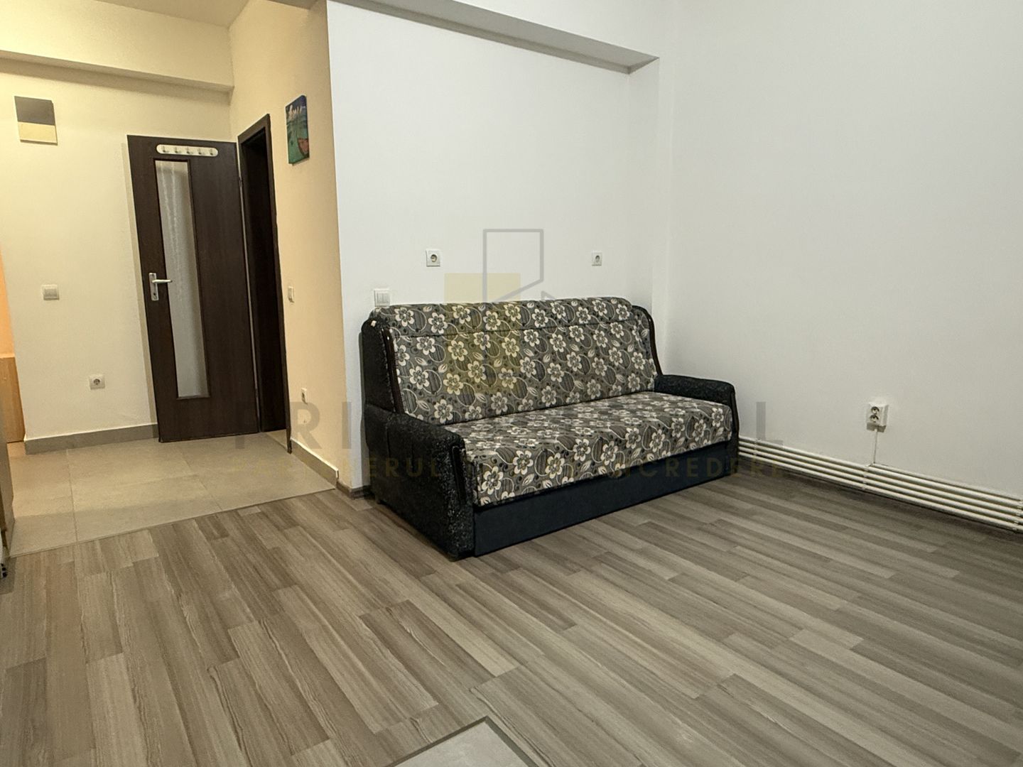 Studio, bloc nou, intabulat, Tatarasi - 2 baieti - Poză 6