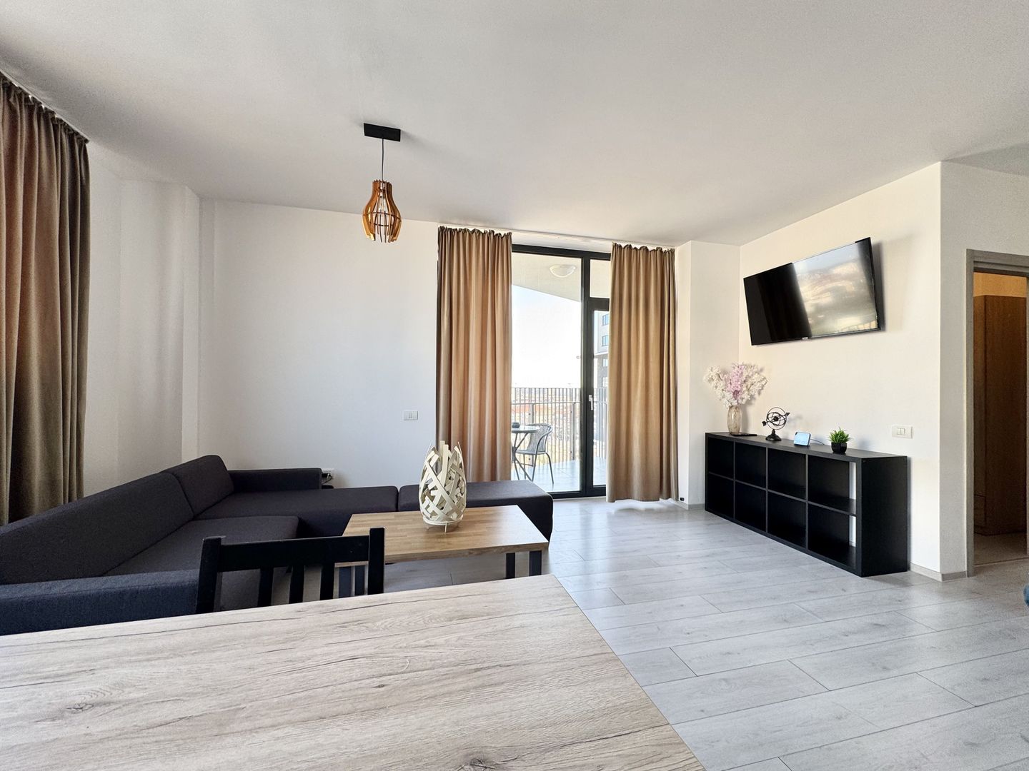 Apartament luminos cu 2 camere, balcon – zona Vox - Poză 4