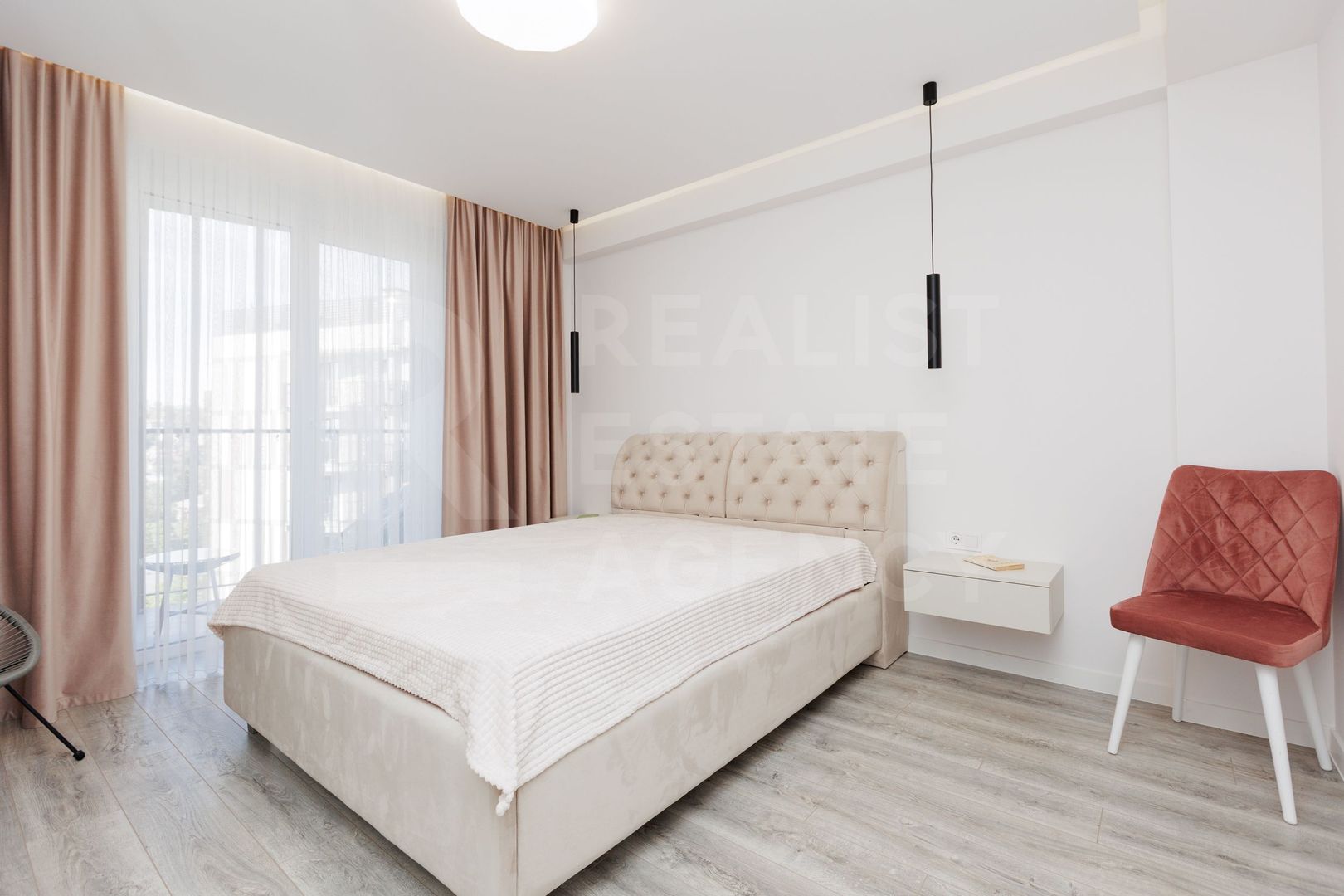 Chirie, apartament,  2 camere, str. Pantelimon Halippa, Centru - Poză 1